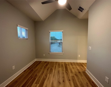 6014 Fairway St - Photo Thumbnail 14