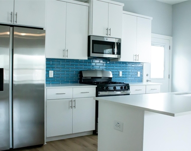 6014 Fairway St - Photo Thumbnail 2