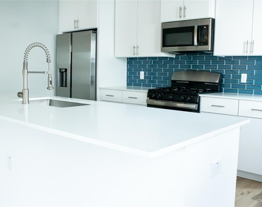 6014 Fairway St - Photo Thumbnail 3