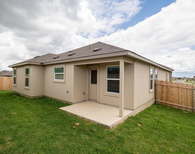 702 Silver Springs Bnd - Photo Thumbnail 5