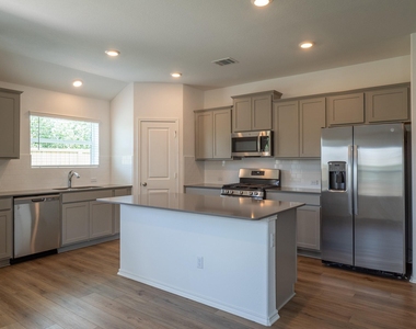 702 Silver Springs Bnd - Photo Thumbnail 22