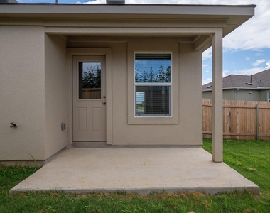 702 Silver Springs Bnd - Photo Thumbnail 7