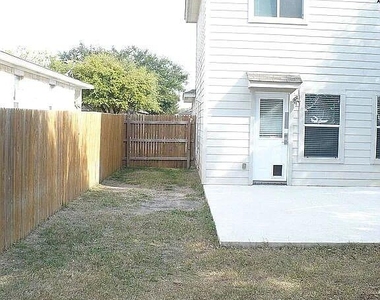 1200 Kenneys Way - Photo Thumbnail 25