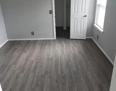 1200 Kenneys Way - Photo Thumbnail 17