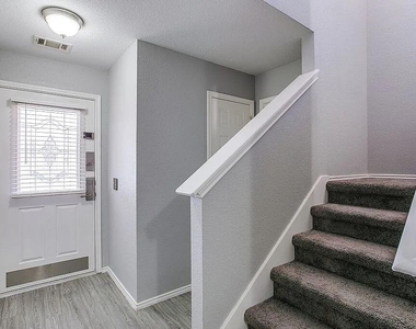 1200 Kenneys Way - Photo Thumbnail 7