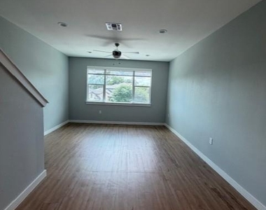 11427 Pastini Cir - Photo Thumbnail 4