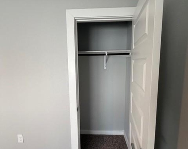 11427 Pastini Cir - Photo Thumbnail 16
