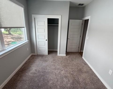 11427 Pastini Cir - Photo Thumbnail 14