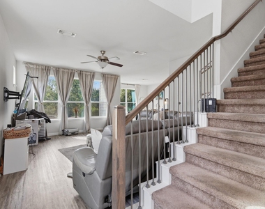 10005 Dalliance Ln - Photo Thumbnail 3