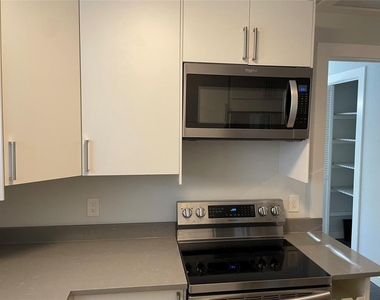 10310 Gail Rd - Photo Thumbnail 3
