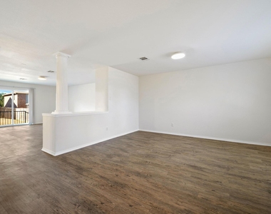 11112 Chatam Berry Ln - Photo Thumbnail 28