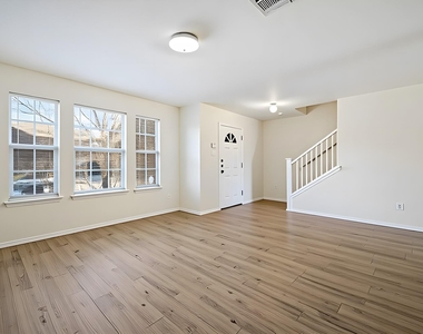 11112 Chatam Berry Ln - Photo Thumbnail 3
