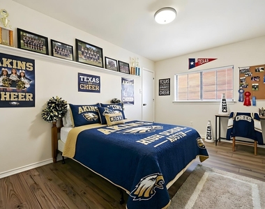 11112 Chatam Berry Ln - Photo Thumbnail 24