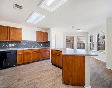 11112 Chatam Berry Ln - Photo Thumbnail 9