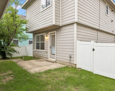 1808 Lost Maples Loop - Photo Thumbnail 7