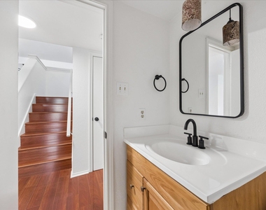 2609 Monarch Dr - Photo Thumbnail 7