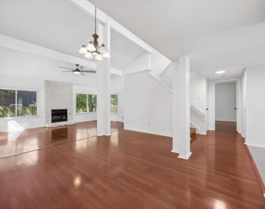 2609 Monarch Dr - Photo Thumbnail 2