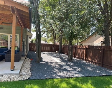 1808 Sylvia Ln - Photo Thumbnail 23