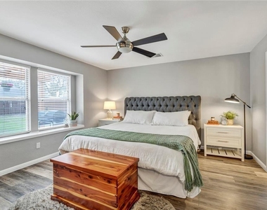 1808 Sylvia Ln - Photo Thumbnail 10