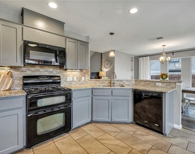1808 Sylvia Ln - Photo Thumbnail 5