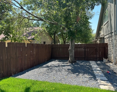 1808 Sylvia Ln - Photo Thumbnail 22