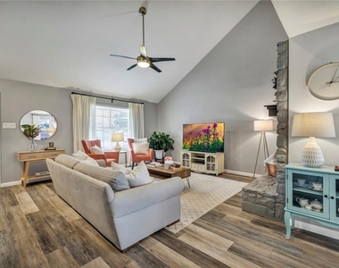 1808 Sylvia Ln - Photo Thumbnail 3