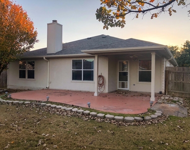 2100 Mir Woods Dr - Photo Thumbnail 6