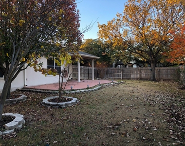 2100 Mir Woods Dr - Photo Thumbnail 7