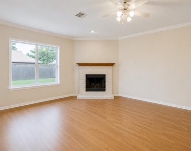 2100 Mir Woods Dr - Photo Thumbnail 5