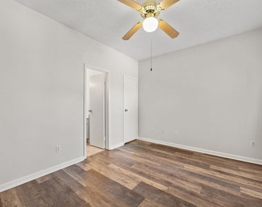 12166 Metric Blvd - Photo Thumbnail 12