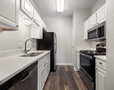 12166 Metric Blvd - Photo Thumbnail 7