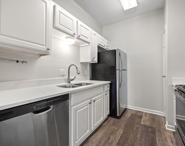 12166 Metric Blvd - Photo Thumbnail 8
