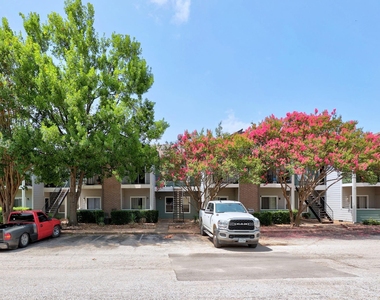 12166 Metric Blvd - Photo Thumbnail 20