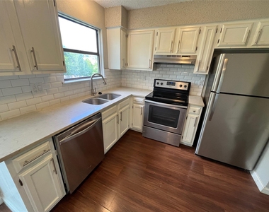 112 Hillside Cv - Photo Thumbnail 3