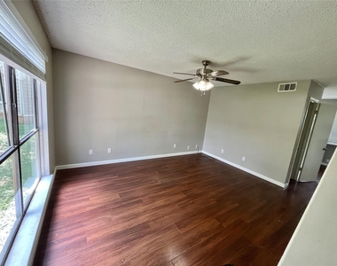 112 Hillside Cv - Photo Thumbnail 1