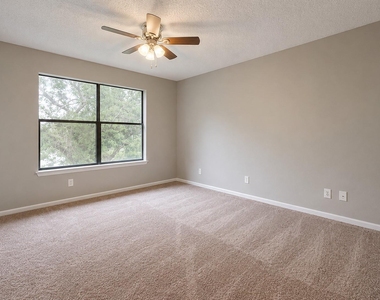 112 Hillside Cv - Photo Thumbnail 6