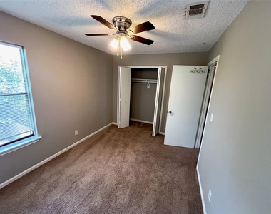 112 Hillside Cv - Photo Thumbnail 8