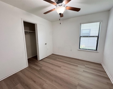 9000 Stambourne St - Photo Thumbnail 10