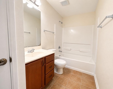 9000 Stambourne St - Photo Thumbnail 8
