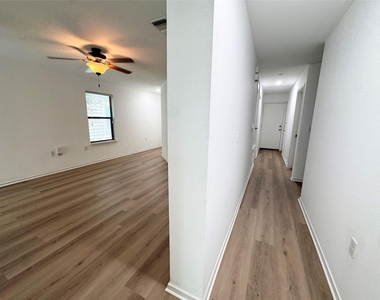 9000 Stambourne St - Photo Thumbnail 7