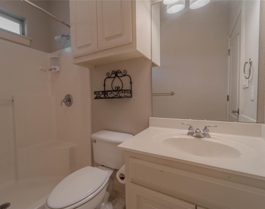19013 Venture Dr - Photo Thumbnail 13