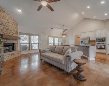 19013 Venture Dr - Photo Thumbnail 2
