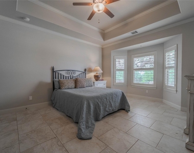 19013 Venture Dr - Photo Thumbnail 7