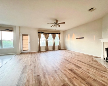 1103 Apollo Ln - Photo Thumbnail 21