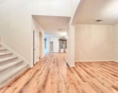 1103 Apollo Ln - Photo Thumbnail 2