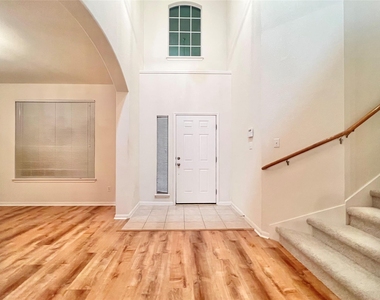 1103 Apollo Ln - Photo Thumbnail 3
