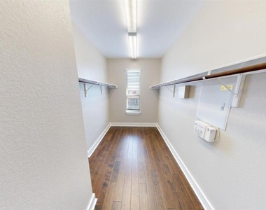 2021 Geniveive Ln - Photo Thumbnail 29