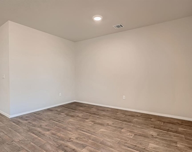5832 Brocade Dr - Photo Thumbnail 4