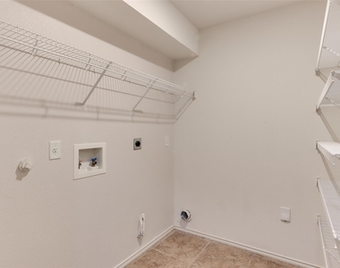 15301 Ora Ln - Photo Thumbnail 7