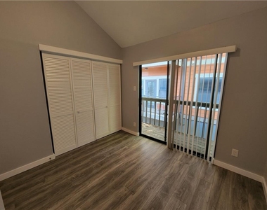 2815 Rio Grande St - Photo Thumbnail 6
